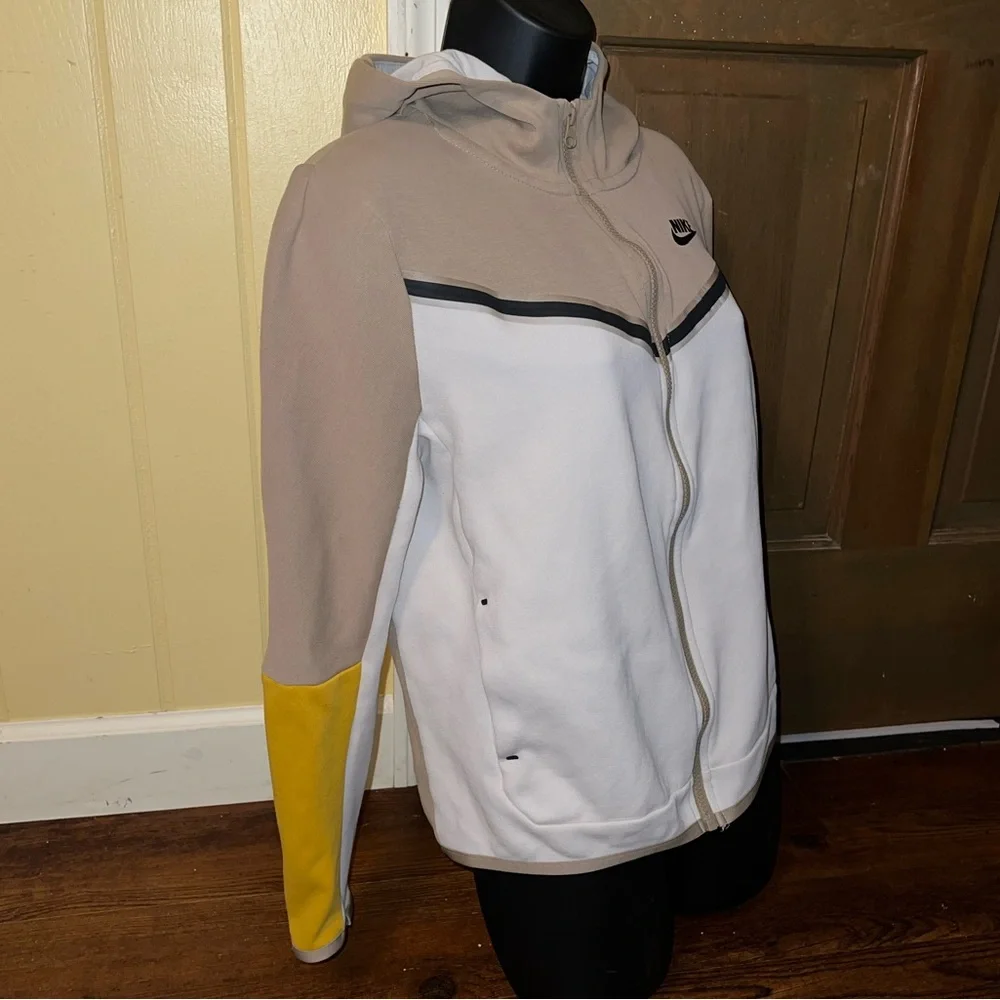 Nike Sportswear Tech Fleece Tan White Active Zip Up Hooded Jacket Size Youth XL - Picture 5 of 13